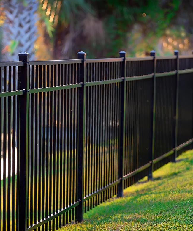 T-Fix : fixation clôture sans béton ni mortier